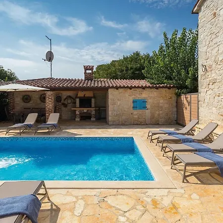 Simone بيت للعطل